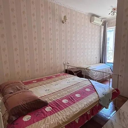 театральный Отель 2*